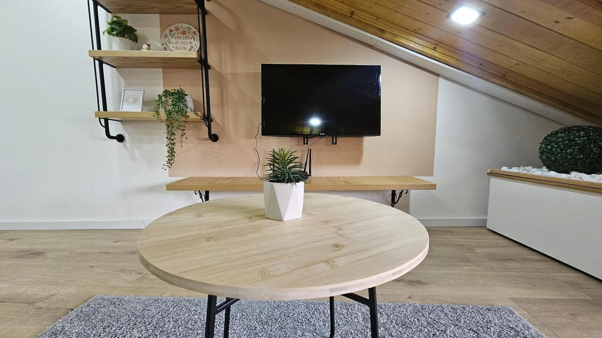 Lulebore Apartament 1 Tirana